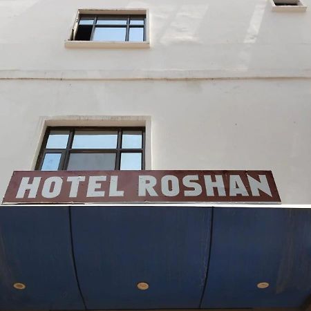 Hotel Roshan Варанаси Екстериор снимка
