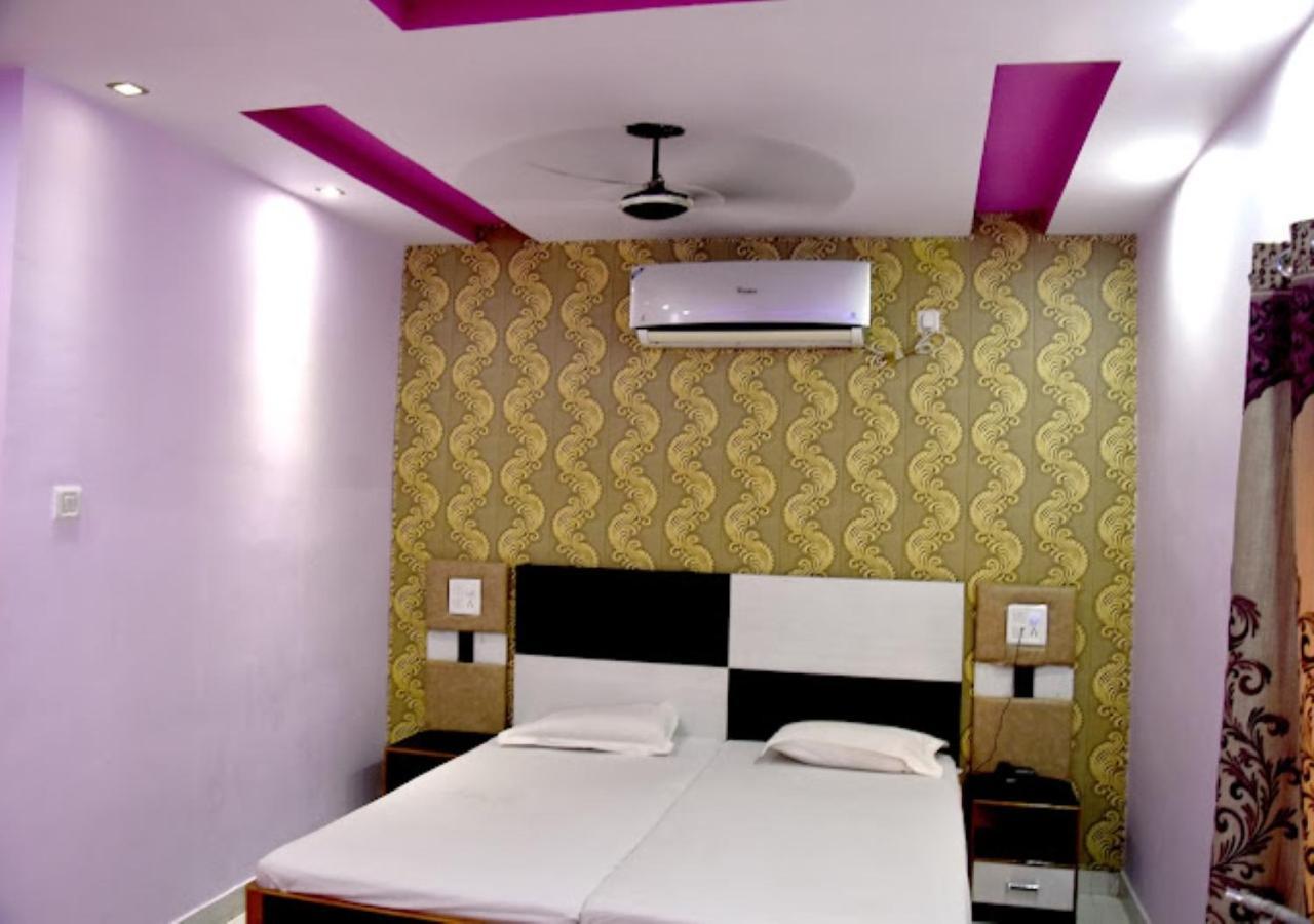 Hotel Roshan Варанаси Екстериор снимка