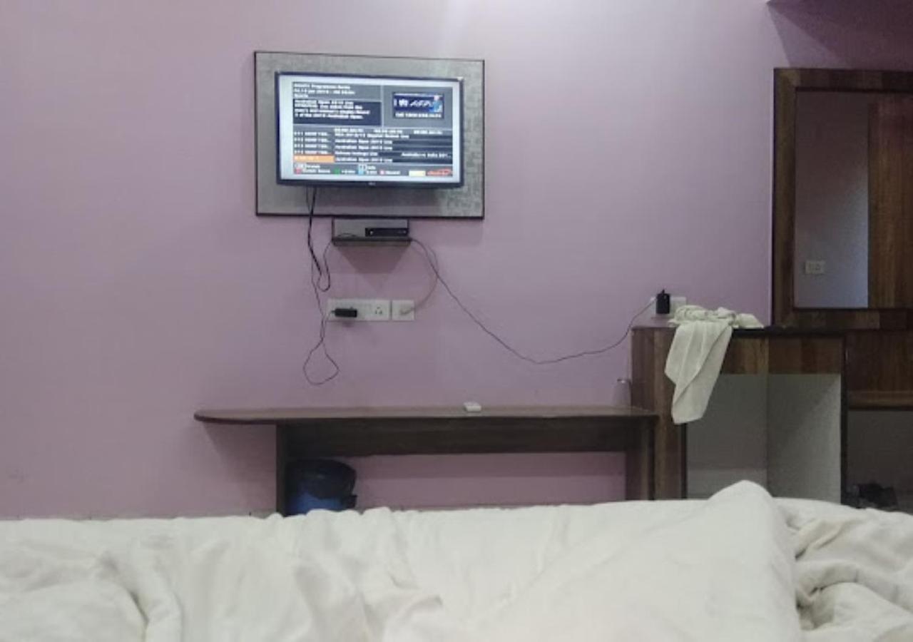 Hotel Roshan Варанаси Екстериор снимка