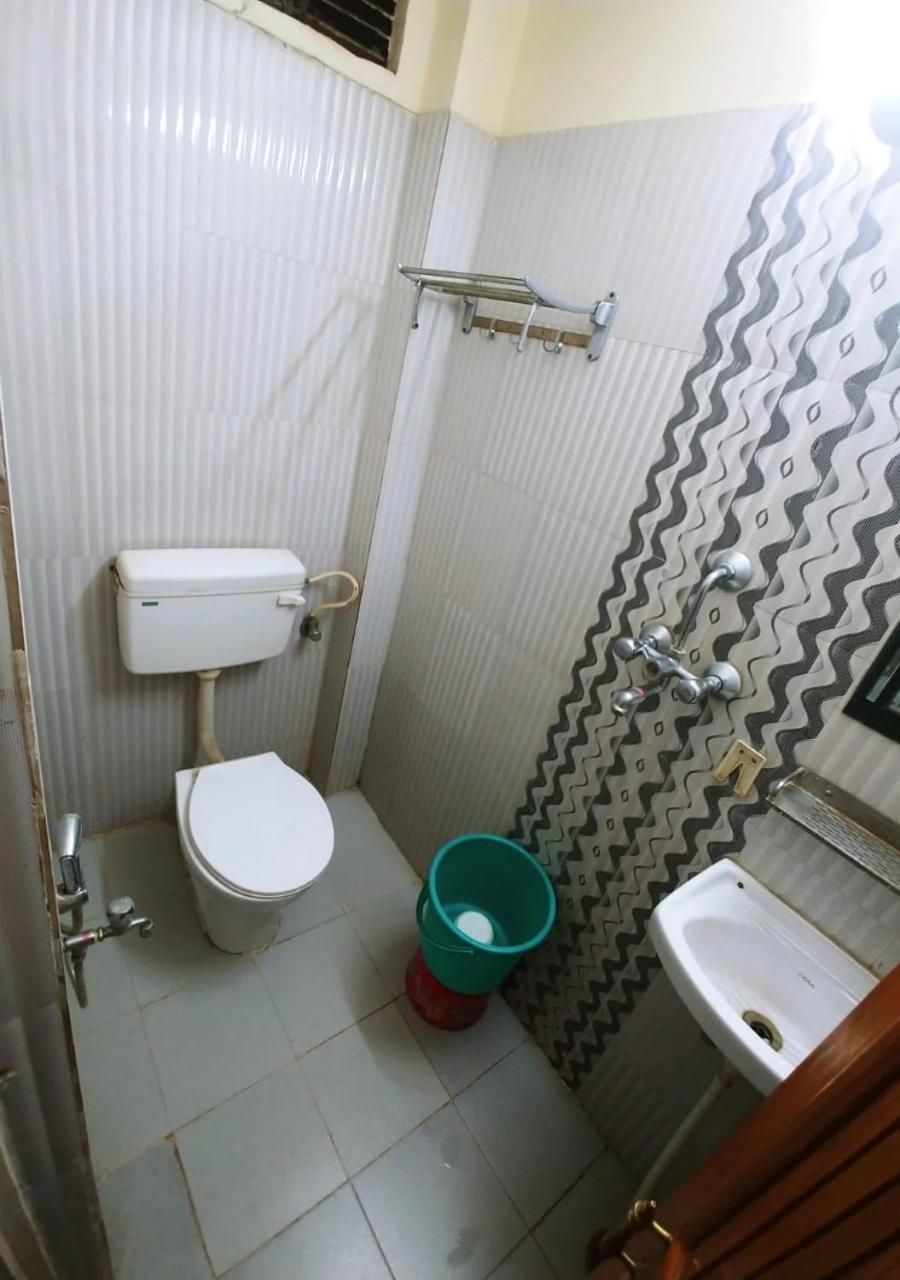 Hotel Roshan Варанаси Екстериор снимка